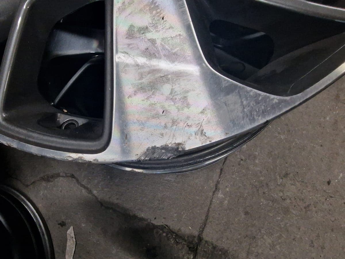 KIA Optima OE 18″