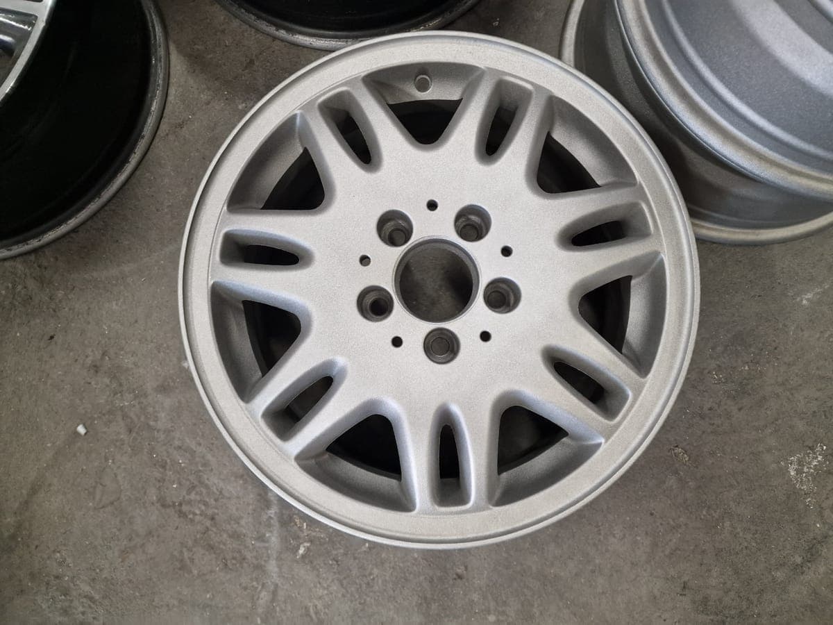 Mercedes Viano 16″