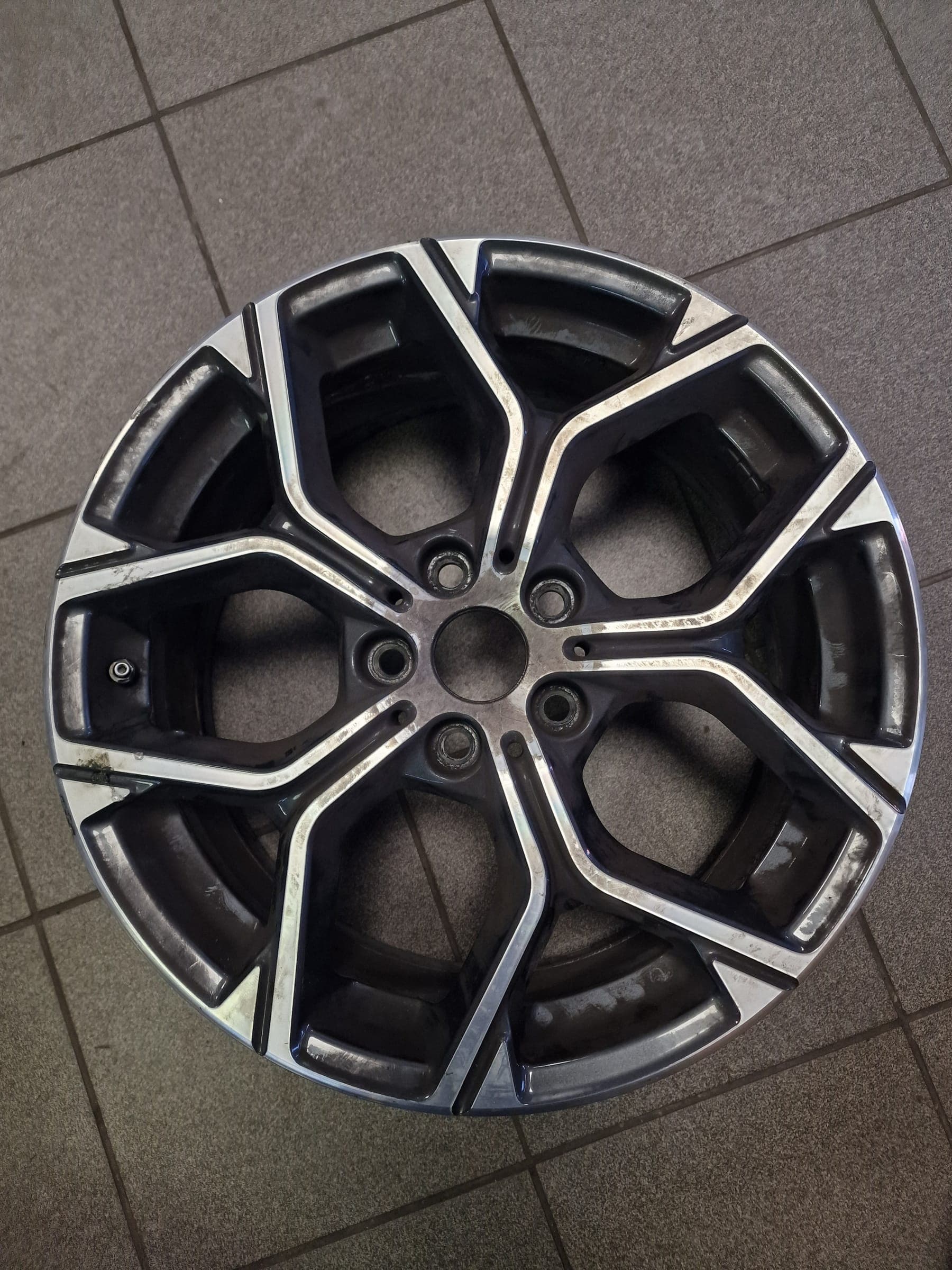 BMW OE 6883002 18″