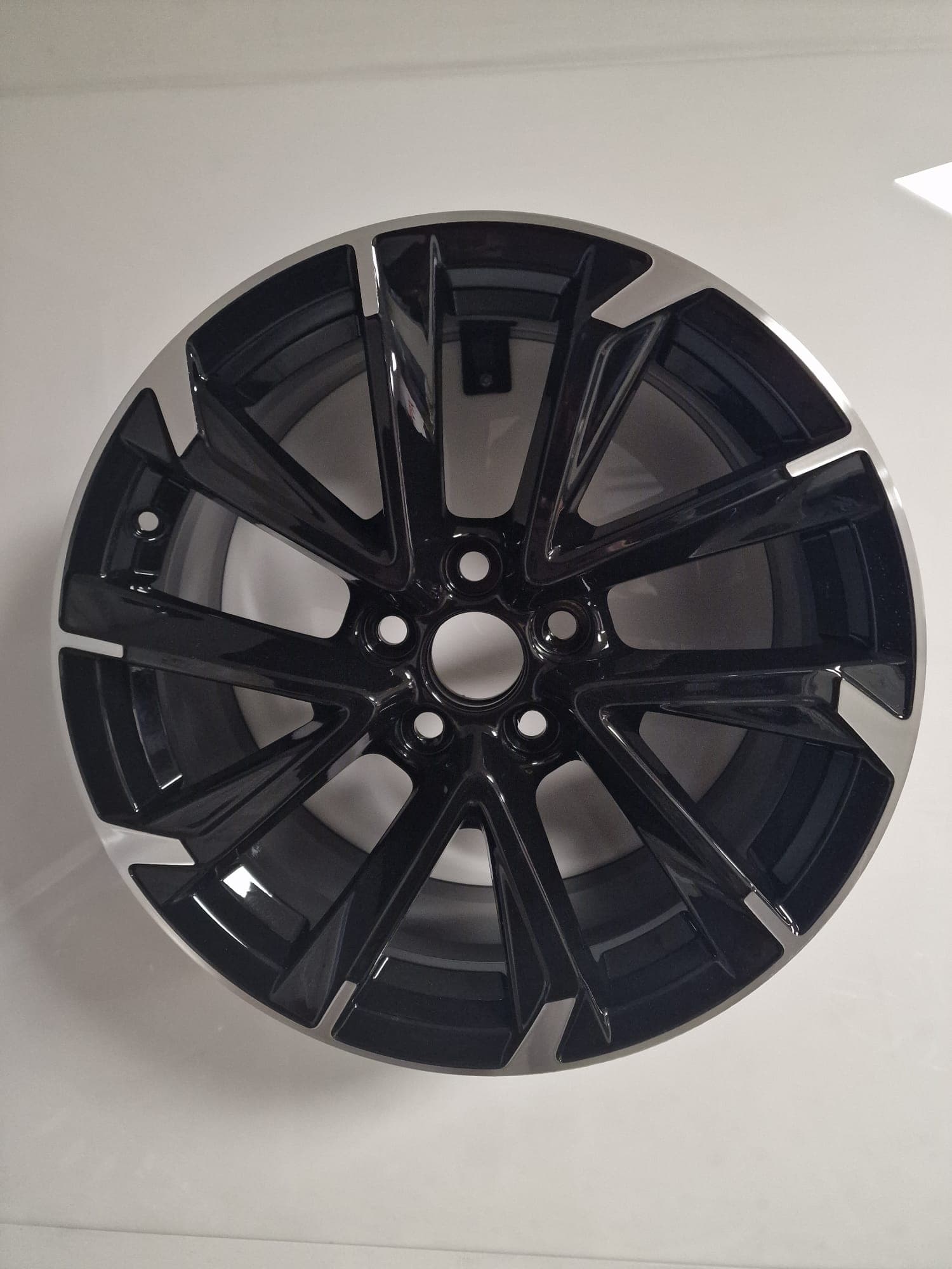 Toyota OE 8654-1 18″