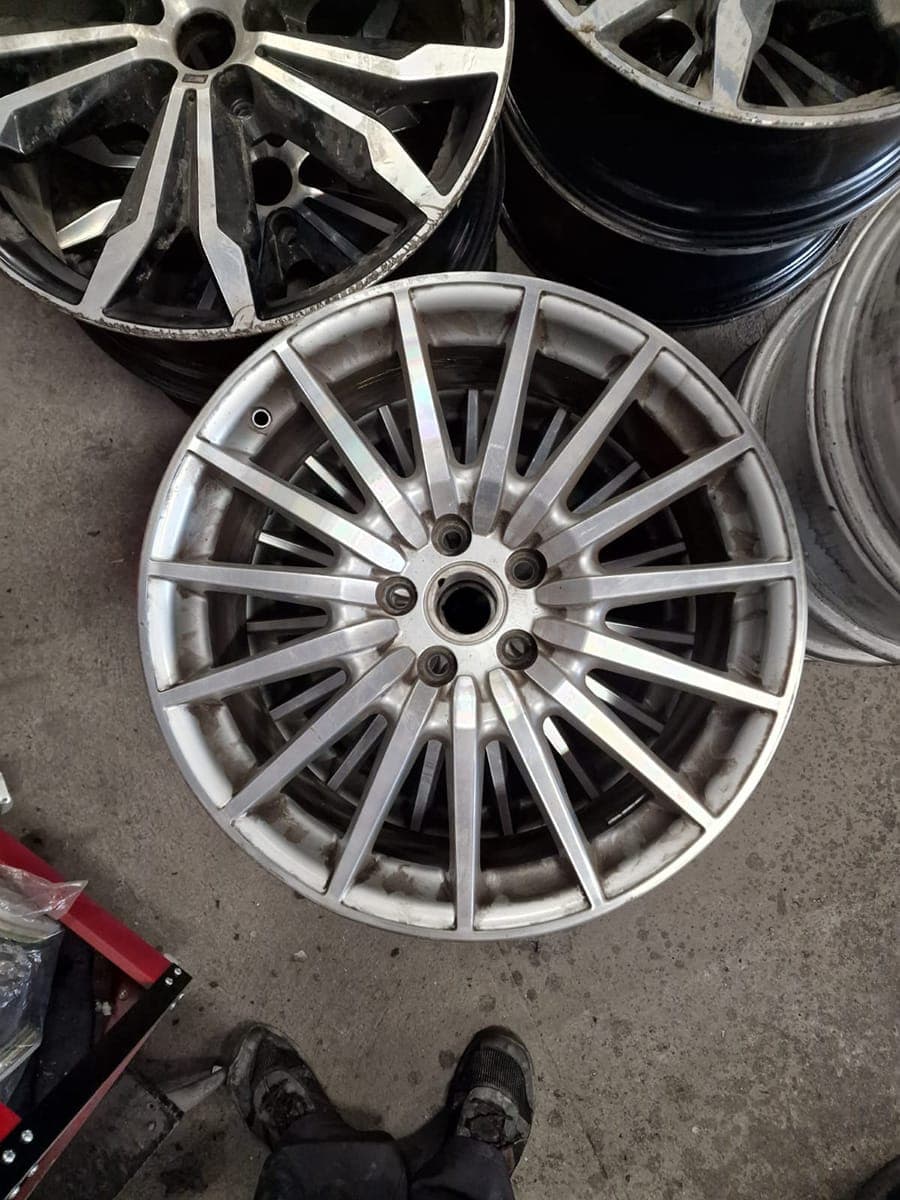 Aston Martin OE 19″